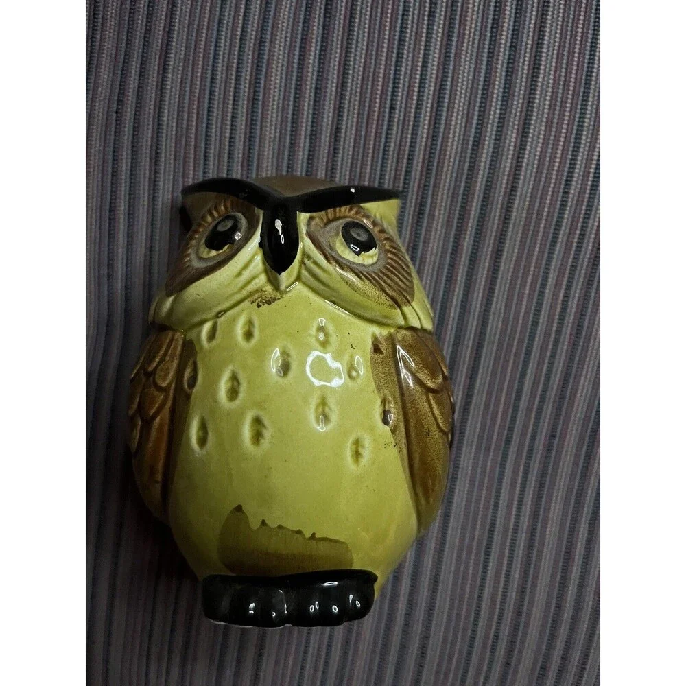 Vintage Fabulous L e g o Pottery Owls Salt, Shaker, Sugar Pot ￼